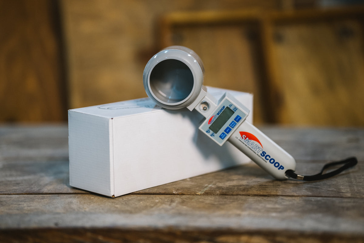 Avitrol Deluxe Digital Scale Scoop